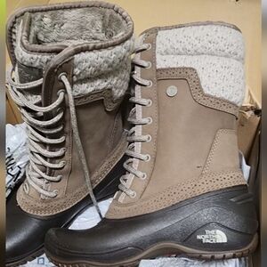 NIB Shellista II Mid Winter Boots women's size 6